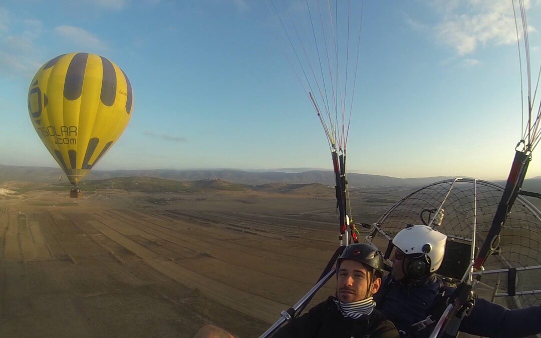 ¿Volar en parapente o en paramotor?